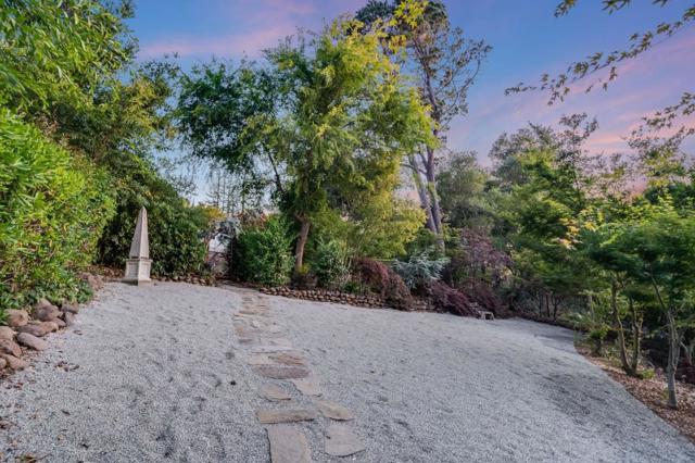 11510 Summit Wood Road, Los Altos Hills CA: https://media.crmls.org/mediaz/dab7a878-e3fd-4b09-9104-0385f0c38374.jpg