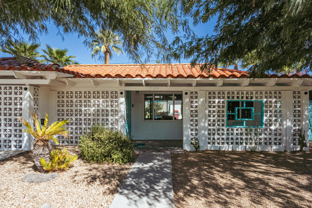 748 N Calle Rolph, Palm Springs, CA 92262