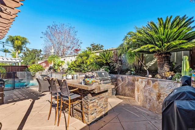 Detail Gallery Image 43 of 75 For 561 Chesterfield Cir, San Marcos,  CA 92069 - 4 Beds | 3 Baths