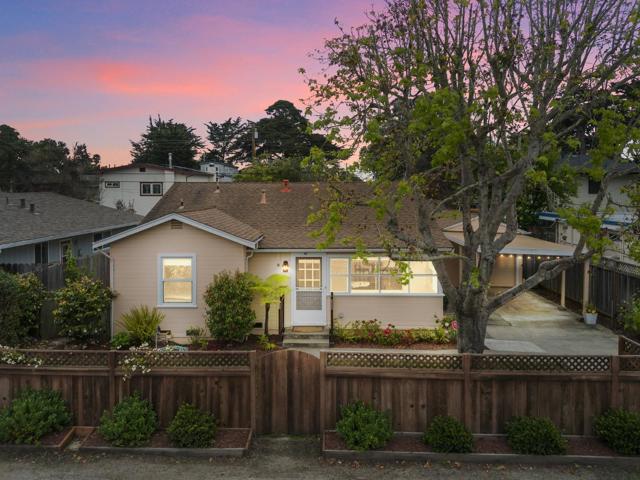 525 Laverne Avenue, Aptos CA: https://media.crmls.org/mediaz/daba5286-ed46-40d3-b335-df0be8b39b5a.jpg