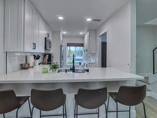 Detail Gallery Image 14 of 39 For 9230 Carlton Oaks Dr, Santee,  CA 92071 - 2 Beds | 1/1 Baths
