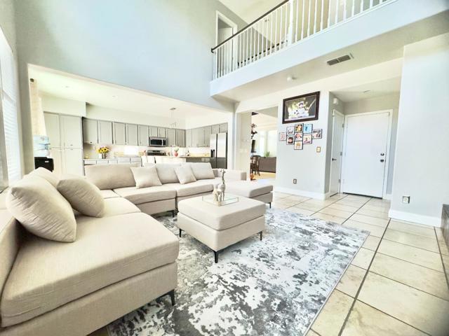 9562 E Park Drive, Elk Grove CA: https://media.crmls.org/mediaz/daba5c3b-802d-45e0-8cfd-3fa351138775.jpg