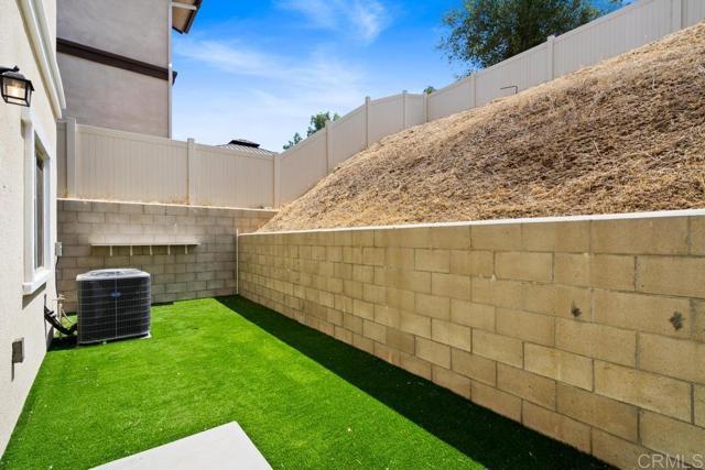 Detail Gallery Image 14 of 32 For 755 Anastasia Ct, El Cajon,  CA 92020 - 3 Beds | 2/1 Baths