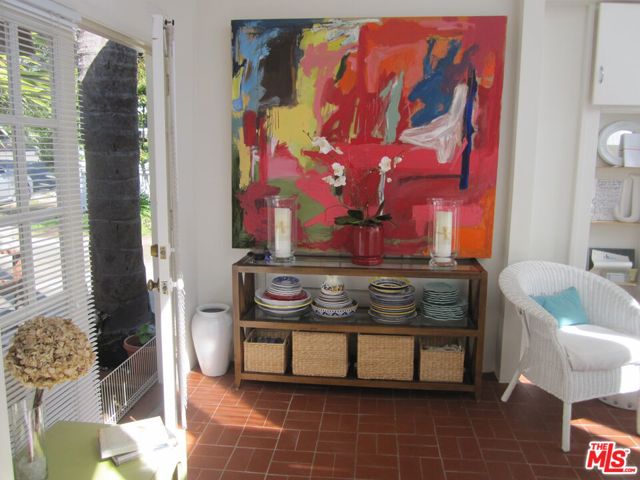 1301 Stanford St, Santa Monica CA: https://media.crmls.org/mediaz/dabaf964-6b3a-4441-94a8-c2d41a061ca3.jpg