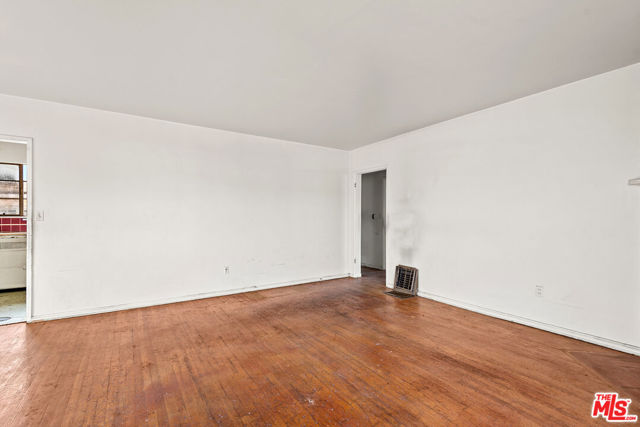 12926 Bonaparte Avenue, Los Angeles CA: https://media.crmls.org/mediaz/dabb5836-5617-40bc-bc65-5c2a771771bf.jpg