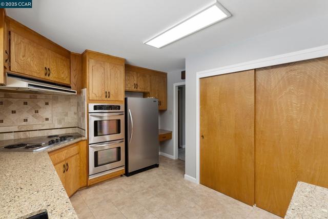3710 Northridge Dr, Concord CA: https://media.crmls.org/mediaz/dabc0658-0fef-477f-97ea-918d5b4b39a2.jpg