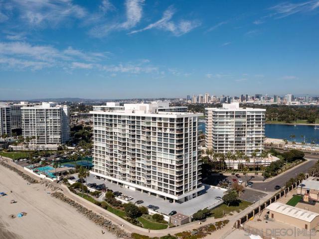 1830 Avenida Del Mundo, Coronado CA: https://media.crmls.org/mediaz/dabc117d-4fd7-4317-af26-c51c0fc64e03.jpg