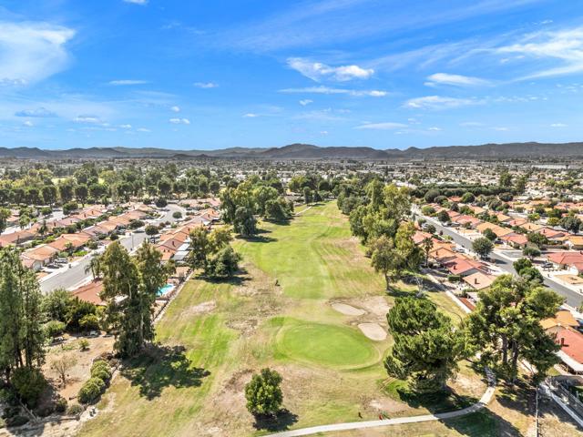 2050 Silver Oak Way, Hemet CA: https://media.crmls.org/mediaz/dabc7fac-9234-4d48-8647-0ef20ddb89ae.jpg