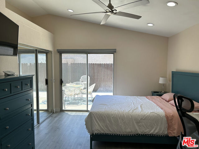 14179 Long View Drive, Fontana CA: https://media.crmls.org/mediaz/dabc8014-a67b-437f-a4ae-51593921a6eb.jpg