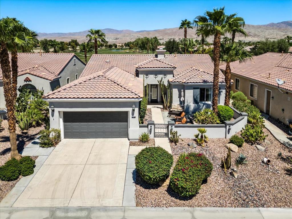 81048 Avenida Lorena