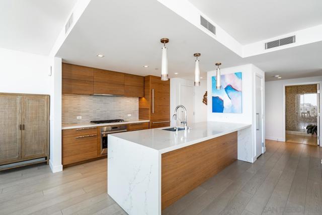 Image 7 of 51 For 888 E Street  2304