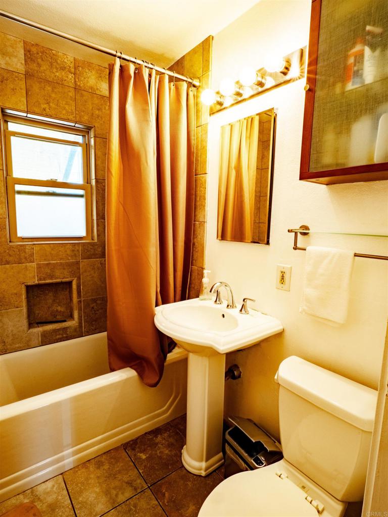 4411 Mcclintock - photo 13