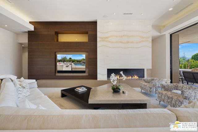 1 Sterling Ridge Drive, Rancho Mirage CA: https://media.crmls.org/mediaz/dabe3b7d-c9bf-4d30-a50e-dbca5fbd0f66.jpg