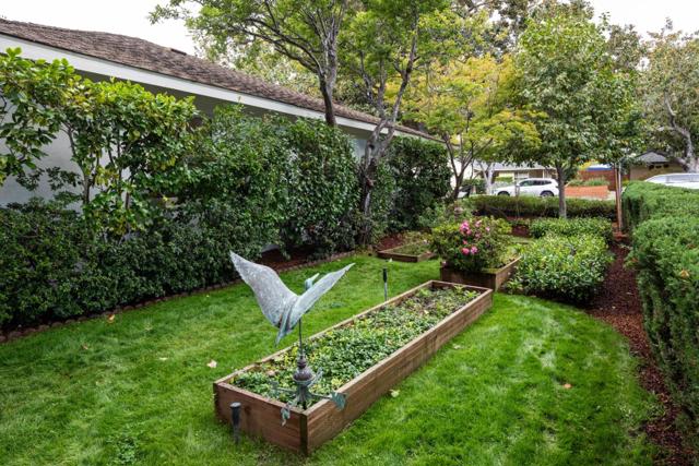 527 Rhodes Drive, Palo Alto CA: https://media.crmls.org/mediaz/dabe77a3-0971-4c55-b8f6-6c4e61676ab5.jpg