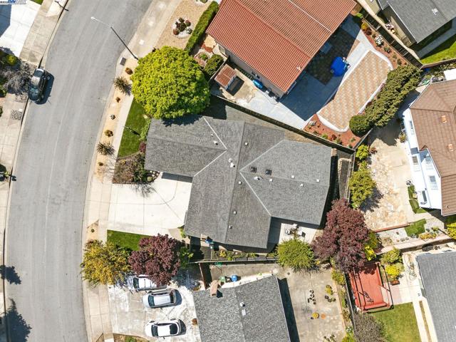 33537 Bardolph Cir, Fremont CA: https://media.crmls.org/mediaz/dabe7faf-2ade-4950-9e52-fdcc21baf85f.jpg
