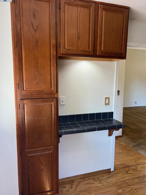 3242 Monika Ln, Hayward CA: https://media.crmls.org/mediaz/dabe9c5e-cbef-438d-a3e2-2a4b2e458cbd.jpg