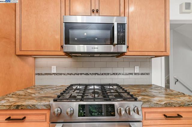 351 Castenada Ct, Danville CA: https://media.crmls.org/mediaz/dabfa8e8-3524-401a-b9b1-62ee9d20941a.jpg