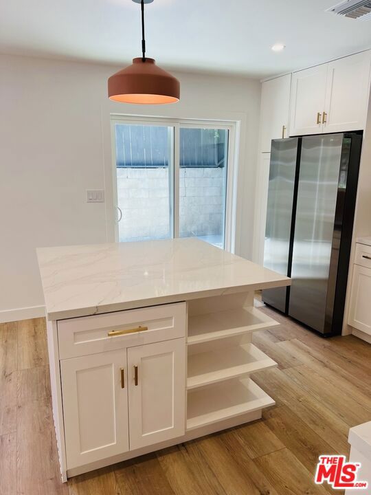 3815 Fernwood Avenue, Los Angeles CA: https://media.crmls.org/mediaz/dabfbe97-964a-4e51-afe6-95ba9cf79435.jpg