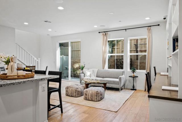 3135 Linwood St, Vista CA: https://media.crmls.org/mediaz/dac00f47-0ddb-4217-bdeb-deb03220b80d.jpg