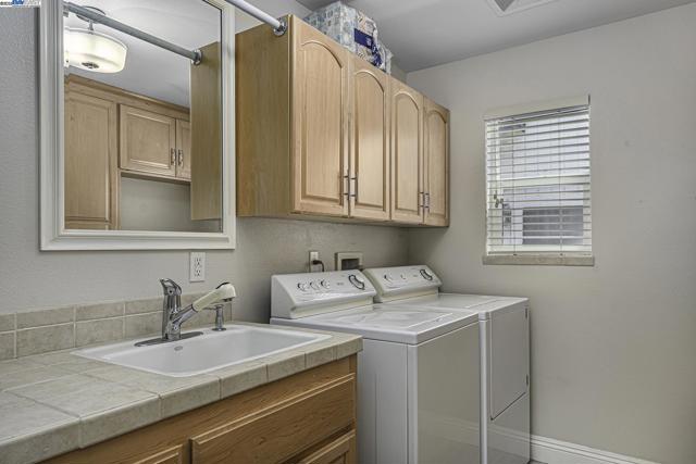 4892 South Pt, Discovery Bay CA: https://media.crmls.org/mediaz/dac082f2-294c-4b2d-9ccf-f751e59ff6d9.jpg