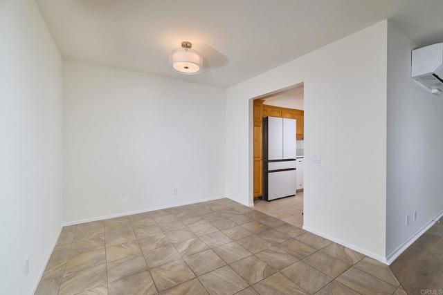 942 Royal Tern Way, Oceanside CA: https://media.crmls.org/mediaz/dac0b2a5-3998-4e09-9a5c-97ecd204f208.jpg
