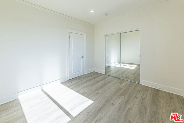 801 N Alexandria Avenue, Los Angeles CA: https://media.crmls.org/mediaz/dac0e4f2-6009-4f47-81ab-2987aecdae1b.jpg