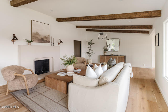 1207 Westridge Drive, Ventura CA: https://media.crmls.org/mediaz/dac27469-5a64-4d9c-a980-25df92f075e3.jpg