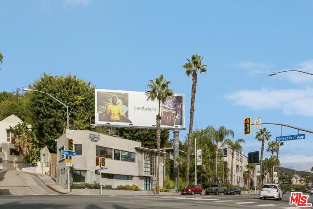 1400 N Sweetzer Avenue, West Hollywood CA: https://media.crmls.org/mediaz/dac2d2c2-d8df-437e-9ffb-84b78b9d8dad.jpg