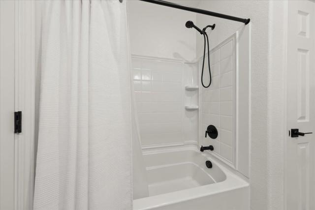 829 Crow Creek Circle, Galt CA: https://media.crmls.org/mediaz/dac33c2b-9f86-4714-ab8b-9a7e112c1e08.jpg