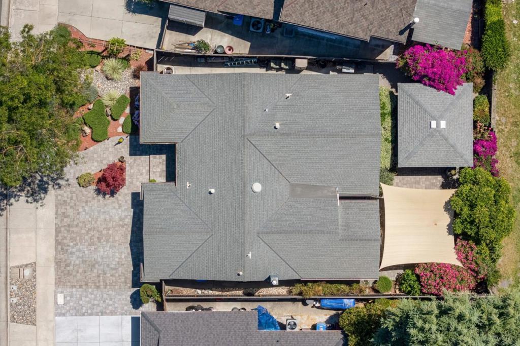 https://media.crmls.org/mediaz/dac6c1e8-ae4f-4ecb-b5d1-a9385de833b7.jpg?preset=X-Large