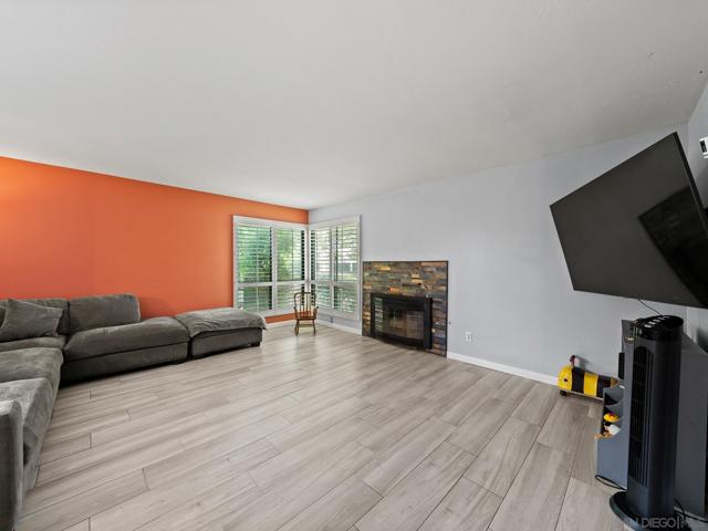 1138 Via Loma Vista, El Cajon CA: https://media.crmls.org/mediaz/dac6e1d2-8907-4e47-bf2f-e36bee061d4e.jpg