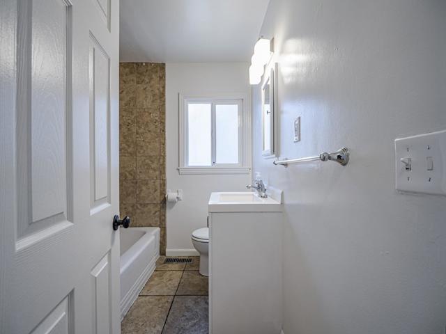 1233 Monroe Street, Salinas CA: https://media.crmls.org/mediaz/dac77a0f-80e1-466c-a057-05248a269b23.jpg