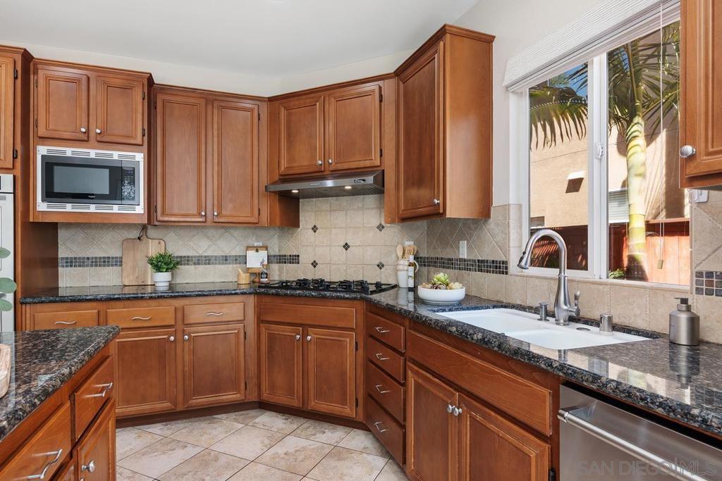 337 Flower Hill Way - photo 12