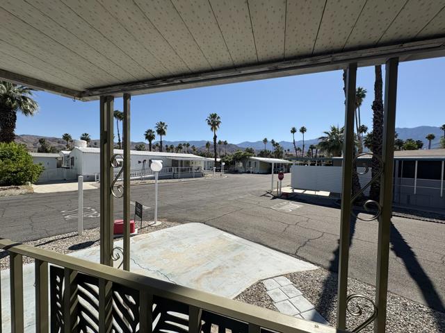 174 Coyote, Cathedral City CA: https://media.crmls.org/mediaz/dac87c25-d17a-4ecd-bab8-70a2d98d6d39.jpg