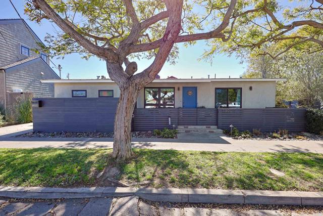 Detail Gallery Image 3 of 63 For 1300 9th St, Coronado,  CA 92118 - 3 Beds | 2 Baths