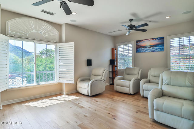 164 Via Sandra, Newbury Park CA: https://media.crmls.org/mediaz/dac9f600-8f2c-4653-9cda-f20fb2931b02.jpg