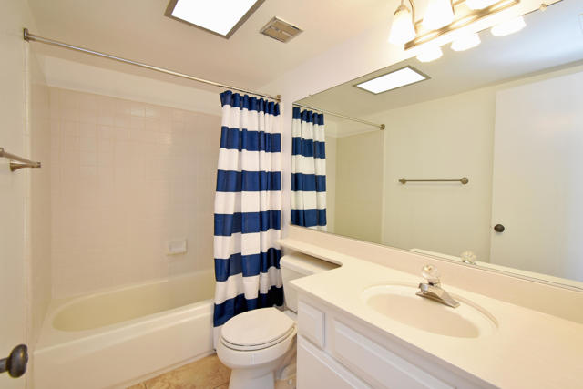 2217 Los Patos Drive, Palm Springs CA: https://media.crmls.org/mediaz/daca0714-9f91-4f59-adf8-69a0ea0671d5.jpg