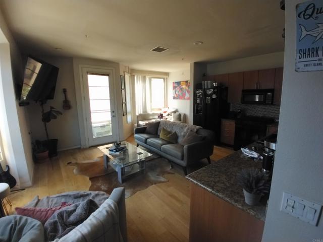 1465 C Street, San Diego CA: https://media.crmls.org/mediaz/daca21e5-9887-4fd7-bd88-9a7b802a1510.jpg