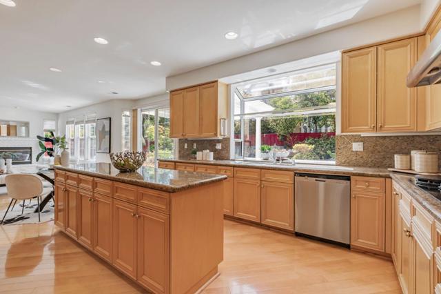 18898 Bellgrove Circle, Saratoga CA: https://media.crmls.org/mediaz/dacaa0ba-1e65-43a1-9772-41ab81d38883.jpg