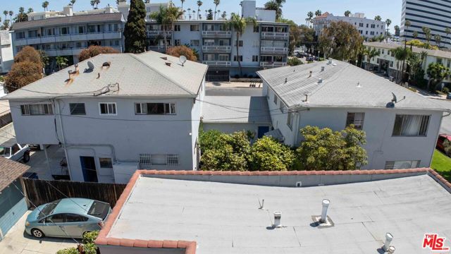 231 California Avenue, Santa Monica CA: https://media.crmls.org/mediaz/dacadac2-a21a-4ec9-8551-6bbd93791bbc.jpg
