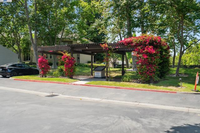 39490 Albany Cmn, Fremont CA: https://media.crmls.org/mediaz/dacae447-f9d3-4933-8b49-b1ac38a7293c.jpg