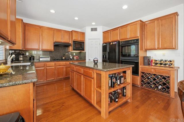 Detail Gallery Image 16 of 45 For 3971 via Cangrejo, San Diego,  CA 92130 - 4 Beds | 3 Baths