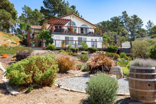 18530 Berta Ridge Place, Salinas CA: https://media.crmls.org/mediaz/dacc2e07-fb05-483e-939d-7204aeb5e849.jpg