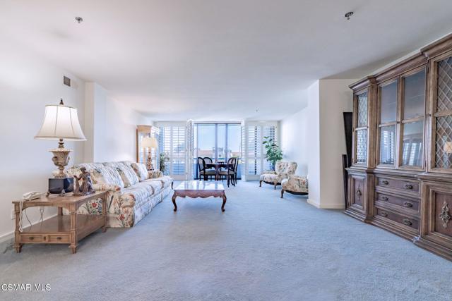 10660 Wilshire Boulevard, Los Angeles CA: https://media.crmls.org/mediaz/dacc2e84-d908-4831-8572-d7236fe28d31.jpg