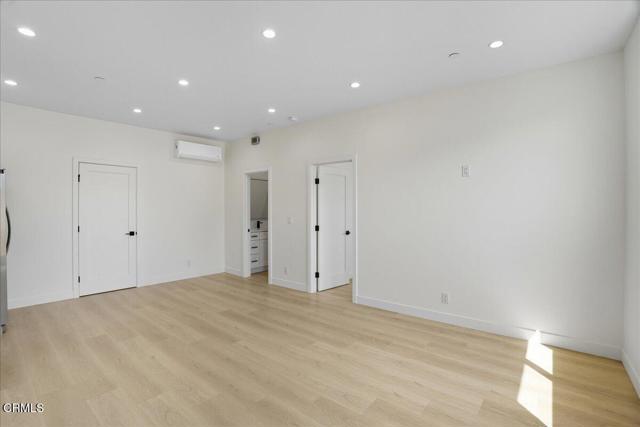 Detail Gallery Image 3 of 9 For 1903 Ocean Ave, Ventura,  CA 93001 - 1 Beds | 1 Baths