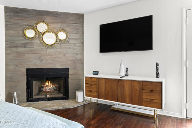 Detail Gallery Image 16 of 27 For 8032 Willow Glen Rd, Los Angeles,  CA 90046 - 3 Beds | 3 Baths