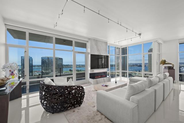 550 Front Street, San Diego CA: https://media.crmls.org/mediaz/dace89eb-6327-4ada-8212-d2aad39127cf.jpg