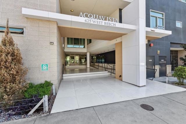 425 W Beech Street, San Diego CA: https://media.crmls.org/mediaz/dacfa465-e912-4b5e-9632-21880778e9de.jpg