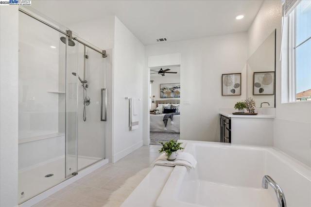 5360 Trimonti Cir, Antioch CA: https://media.crmls.org/mediaz/dacfd68e-1556-4d92-87a1-e8b2cf49418b.jpg