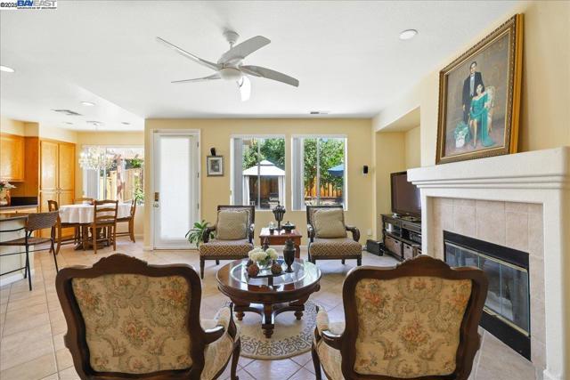 250 BRIDGEWATER RD, Hayward CA: https://media.crmls.org/mediaz/dad0c907-904d-43fa-bfe0-9f2ff7cb897c.jpg